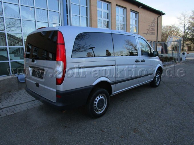 Aussen rechts hinten