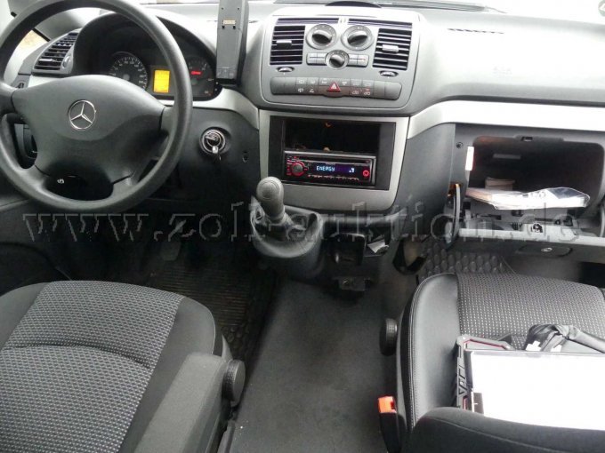 Innenansicht vorne Mitte