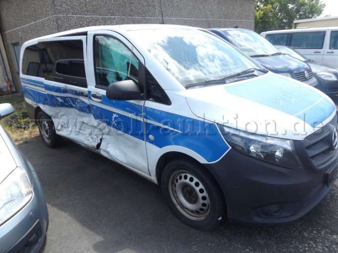1 Mercedes-Benz Vito 639/2 Totalschaden – foto 8 – kavel bij Zoll-Auktion, Frankfurt am Main