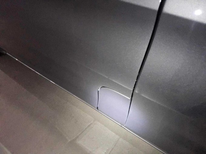 Delle und Kratzer Tür vorn links