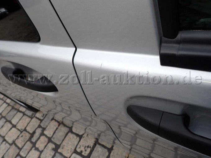 Beschädigungen Vordertür rechts
