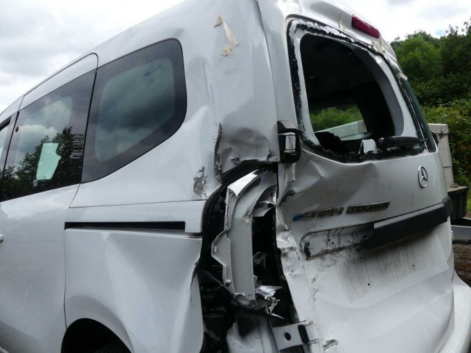 Heckansicht links - Unfallschaden