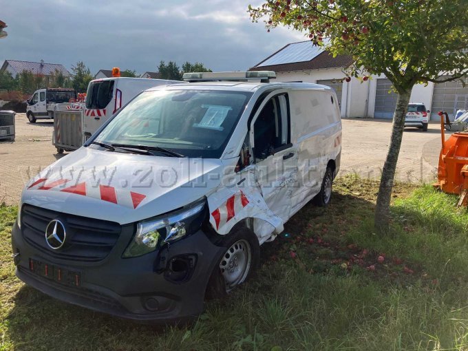 Vorne links Auffahrschaden