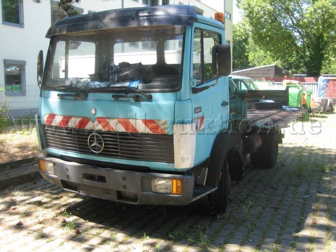 Front, schräg links