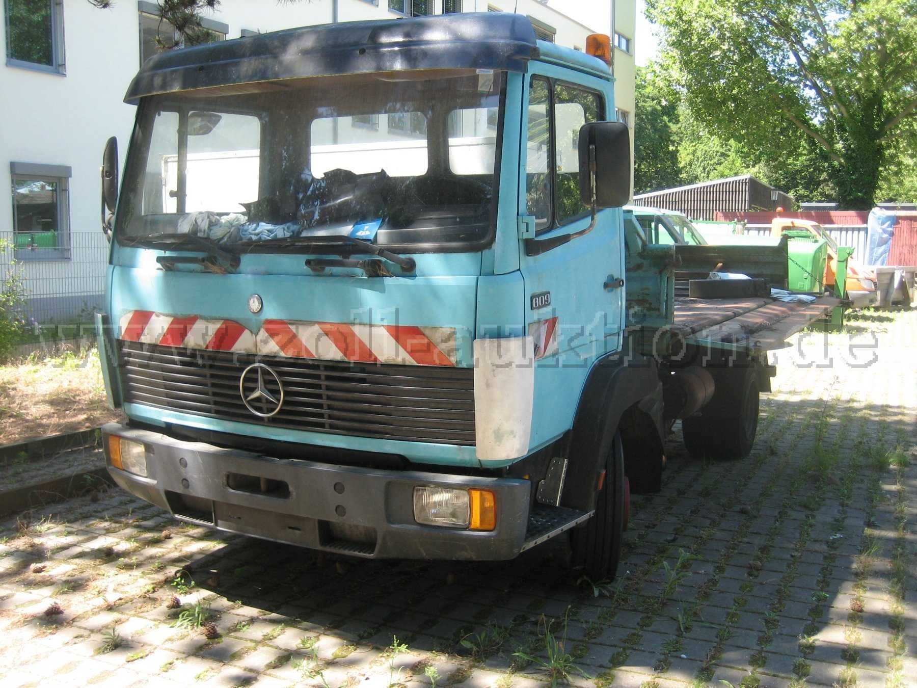 Front, schräg links