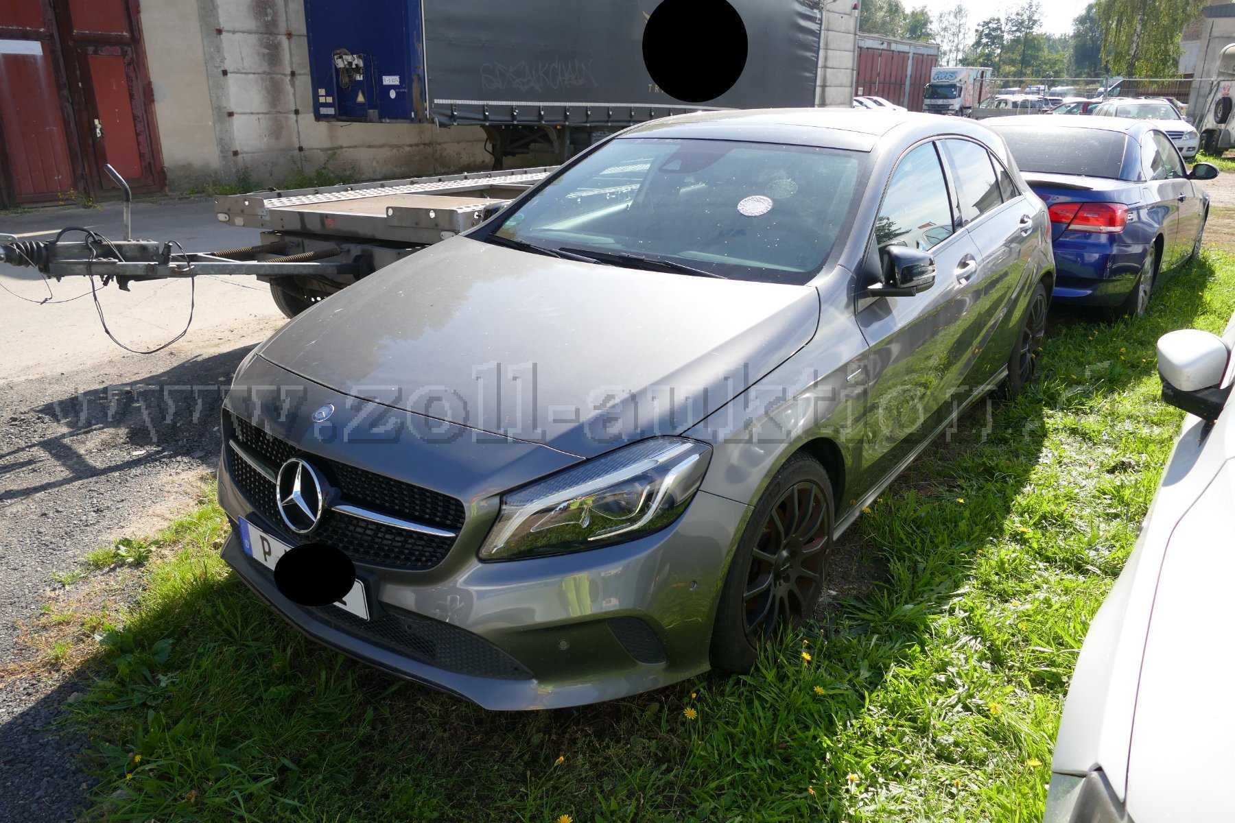 1 Mercedes A 200 d 4Matic "Activity Edition" mit Panoramadach