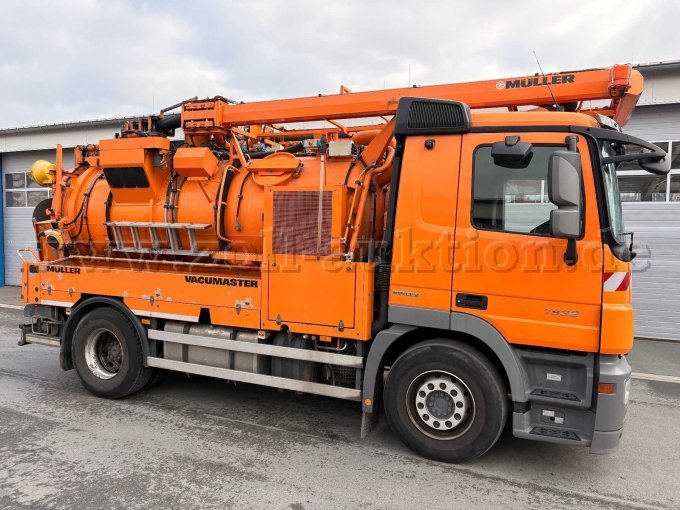 Kanalreiniger rechte Seite