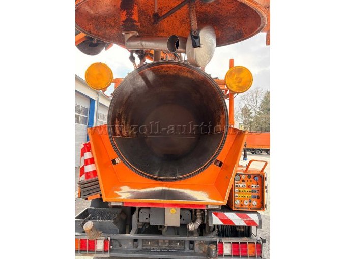 Schmutzbehälter offen