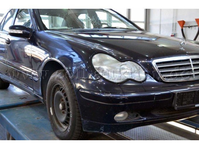 Front- und Seitenansicht