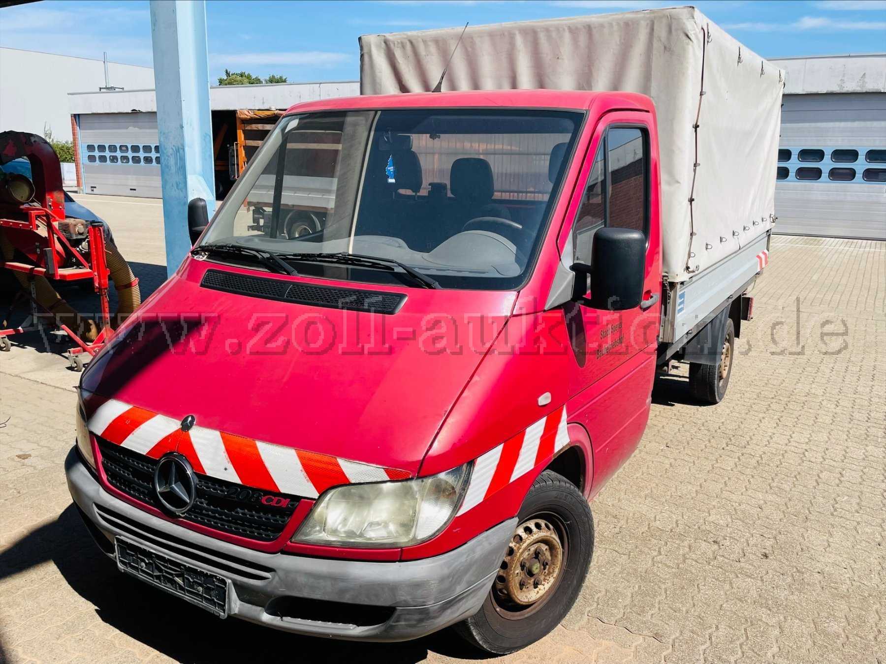 Mercedes 208 vorne links