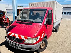 Mercedes 208 vorne links