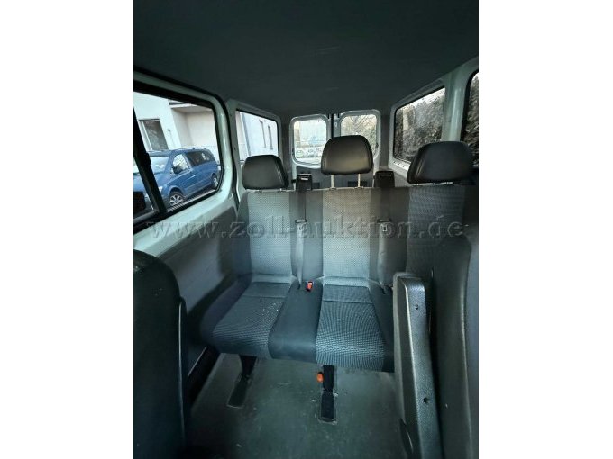 Innenraum Rücksitze.jpg