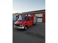 Fahrzeug schräg vorne