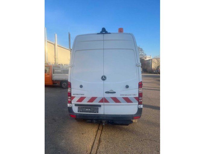 Heckansicht mit Rückfahrkamera