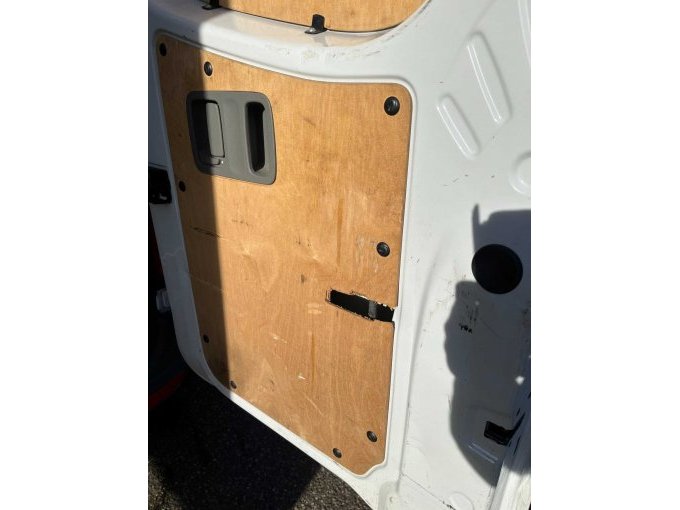 Schaden an Verkleidung Hecktüre