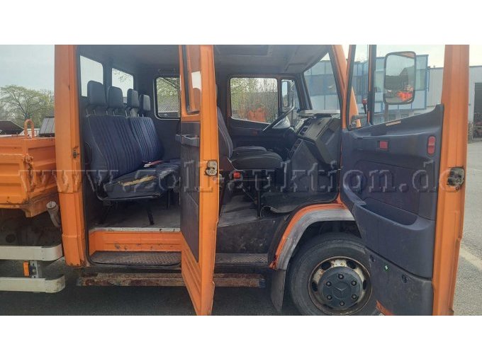 Innenansicht Beifahrerseite hinten + vorne