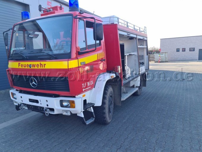 Mercedes Benz Tanklöschfahrzeug Ansicht schräg vorne