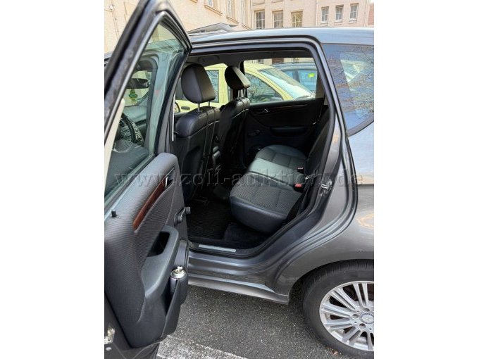 Innenansicht Rücksitze.jpg