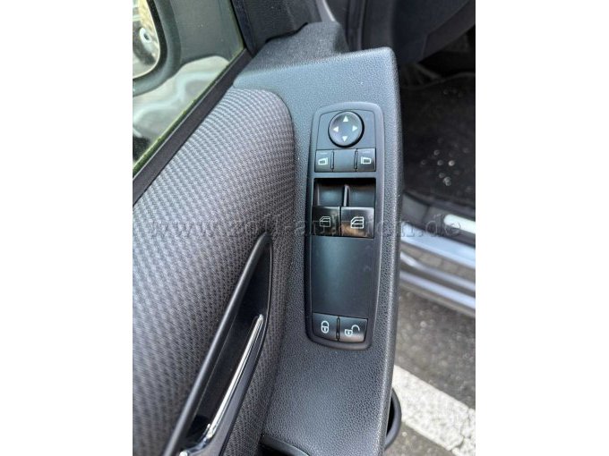 Innenansicht Elektrische Fensterheber vorne.jpg