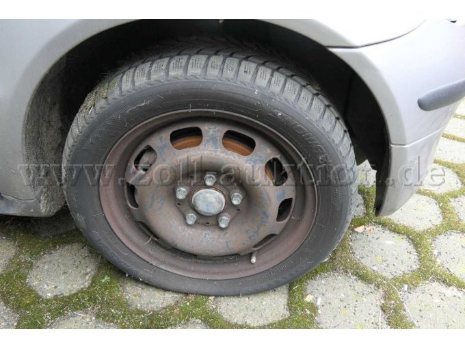 Reifen auf Stahlfelge