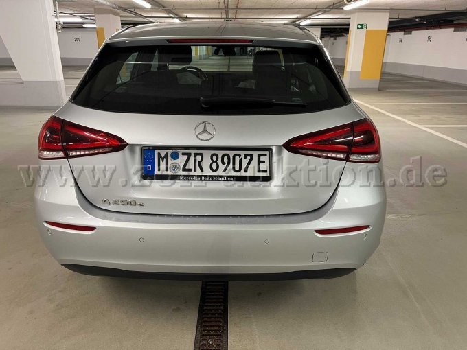 1 Mercedes Benz A 250 e 8G-DCT Style – foto 2 – kavel bij Zoll-Auktion, München