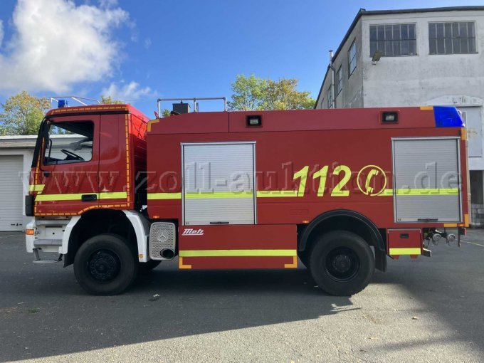 1 Mercedes-Benz Actros 1831 AK TLF 24/50 brandweerwagen met vierwielaandrijving – foto 2 – kavel bij Zoll-Auktion, Bielefeld