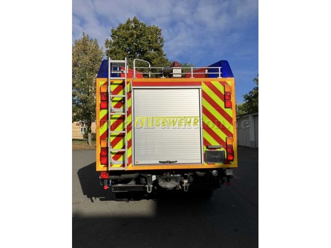 1 Mercedes-Benz Actros 1831 AK TLF 24/50 brandweerwagen met vierwielaandrijving – foto 4 – kavel bij Zoll-Auktion, Bielefeld