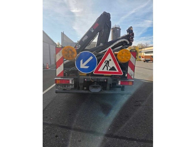1 Mercedes Benz Atego LKW Kipper Typ 970.05 mit Ladekran u. Kinshofer-Greifer – foto 4 – kavel bij Zoll-Auktion, Bayreuth