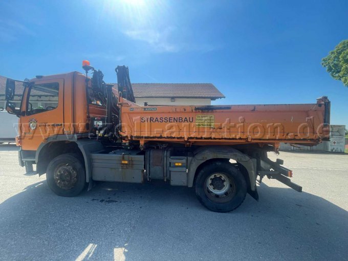 Lkw von links (ohne Zubehör)
