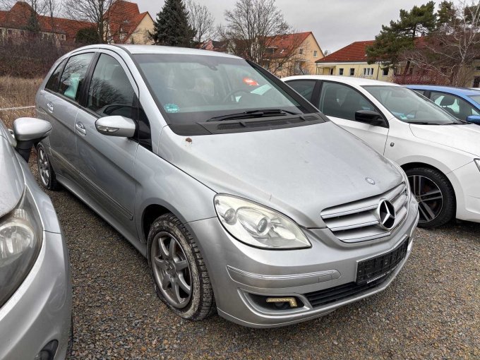 Frontansicht seitlich