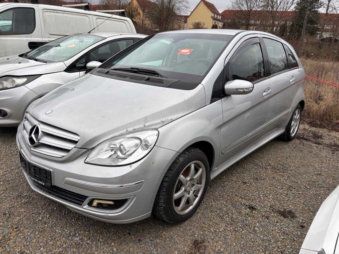 Frontansicht seitlich