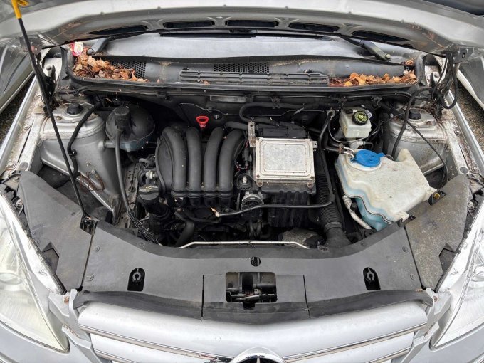 geöffneter Motorraum