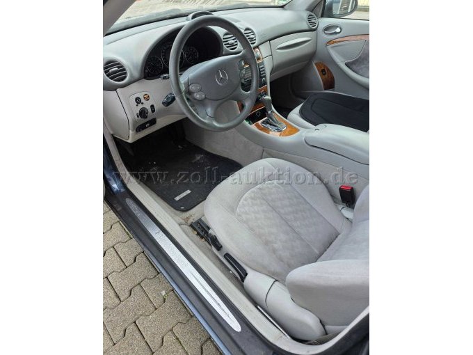 009 vorn innen Fahrerseite