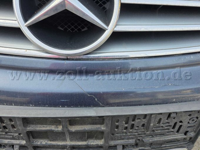 017 Riss Stoßstangenverkelidung vorn