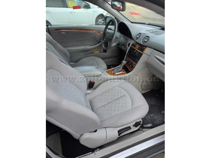 011 vorn innen Beifahrerseite