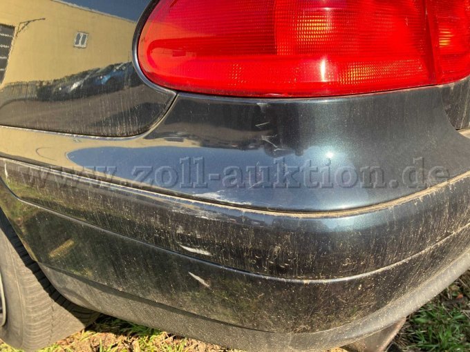 Schaden Heckstoßstange Fahrerseite