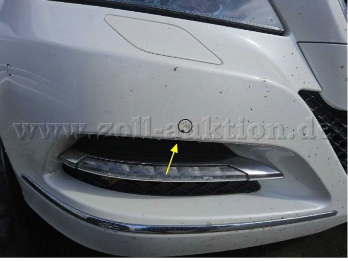 Stoßfänger vorne zerkratzt