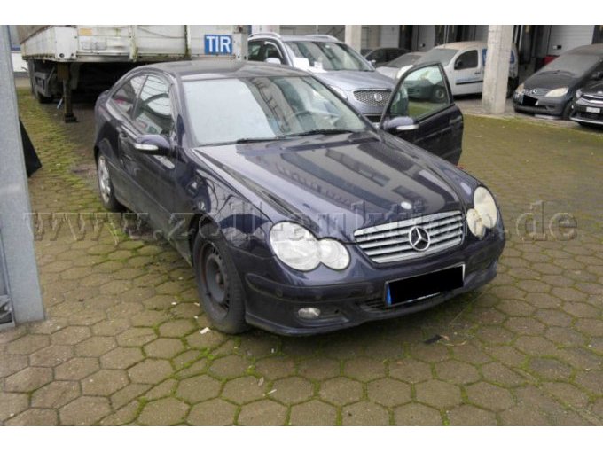 Foto schräg vorn  Beifahrerseite