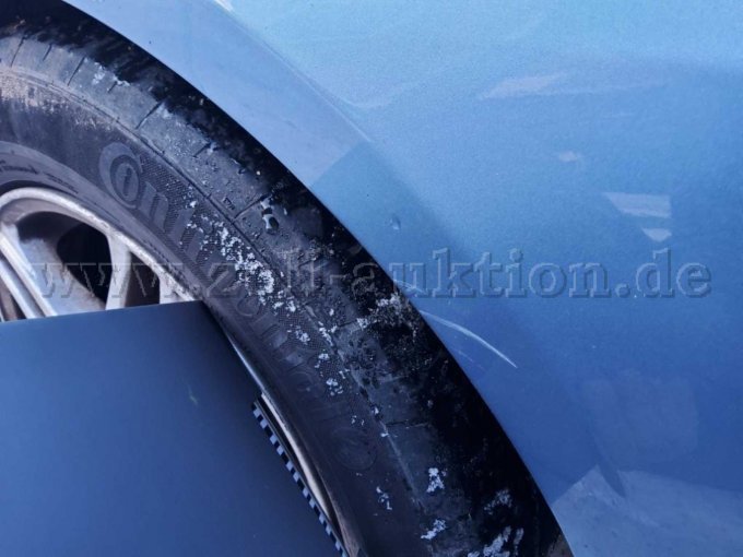 Kotflügel links Lackierung beschädigt