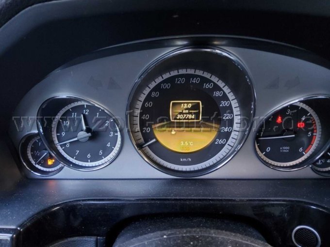 Kombiinstrument mit Km Stand