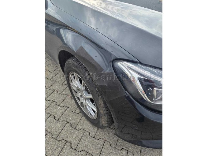 014 Schaden Korflügel vorn Beifahrerseite