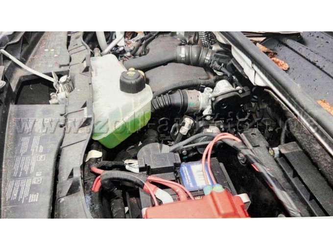 Fahrzeug-Motorraum-Seitenansicht