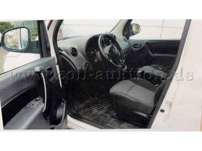 Fahrzeug-Innenraum-Fahrerseite