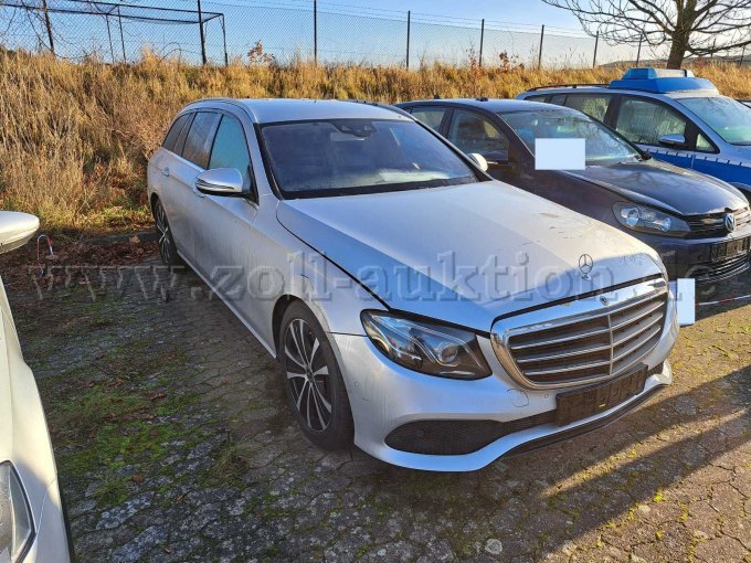 vorn/seitlich rechts