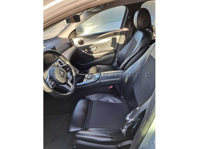 Einstieg Fahrerseite