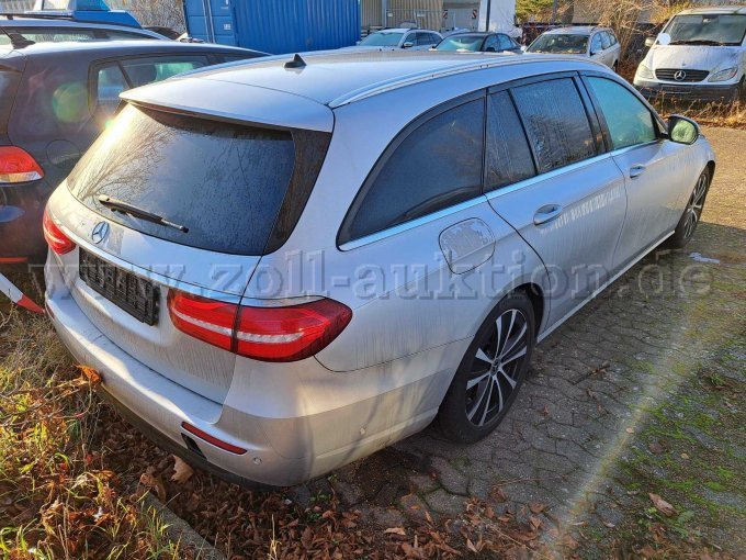 hinten/seitlich rechts