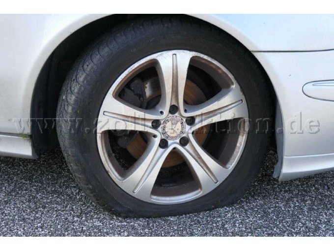 platter Reifen hinten links