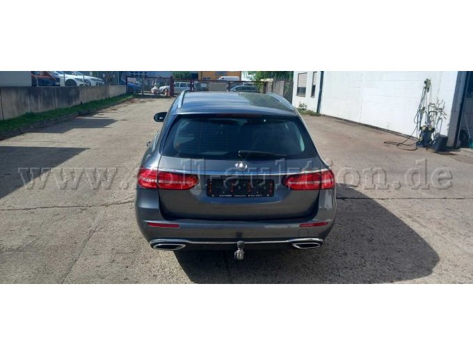 1 Mercedes-Benz E-Klasse stationwagen E 220 d – foto 9 – kavel bij Zoll-Auktion, Freiburg im Breisgau