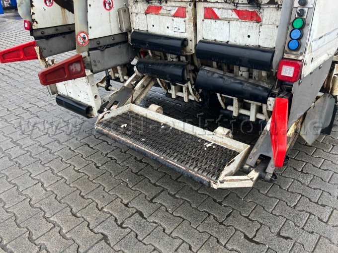 hydraulisch ausfahrbarer Standplatz