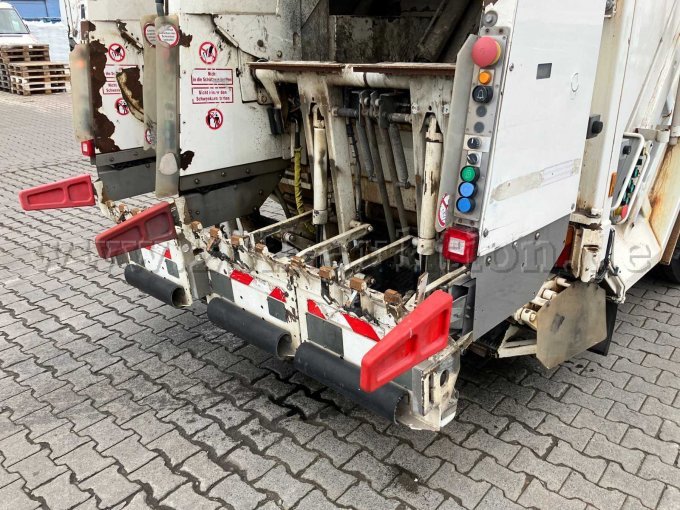 Trittbrett eingefahren